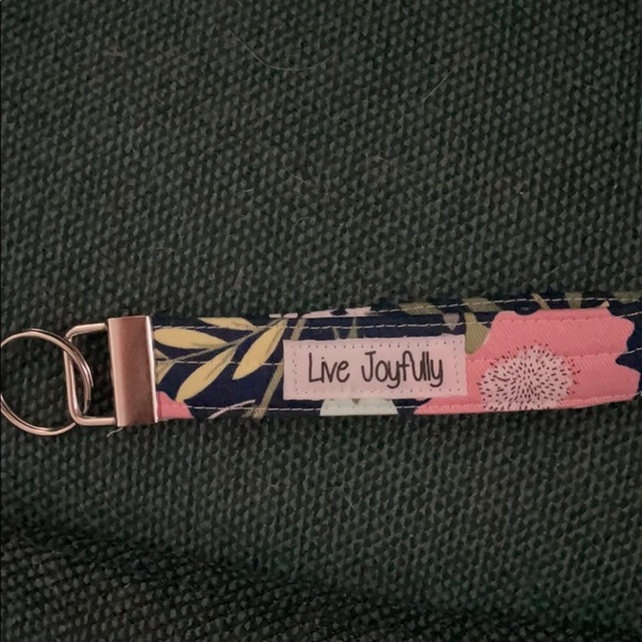 $SOLD OUT SOLD OUT $5 w/purchase NEW Keyfobs w/Inspirational message - Picture 4 of 6